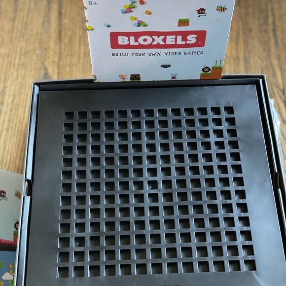Bloxels Build Your Own Video Games board game in great condition - Picture 3 of 5